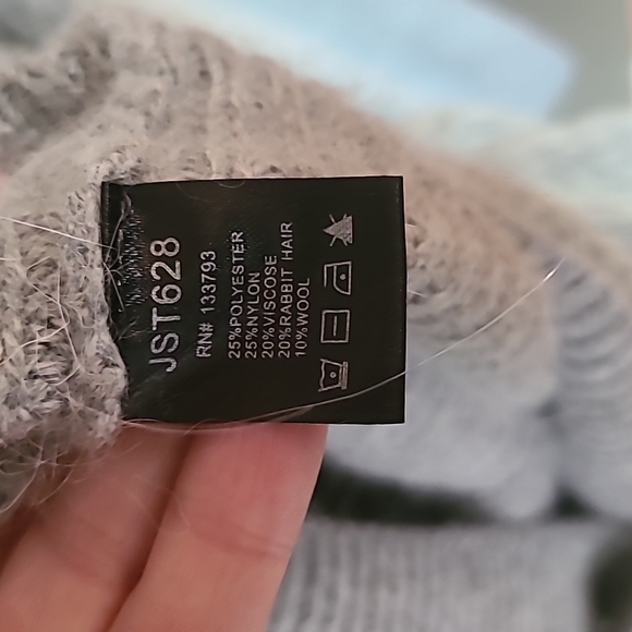 POL Ruffle Cardigan in Gray, Size Large - Picture 7 of 7